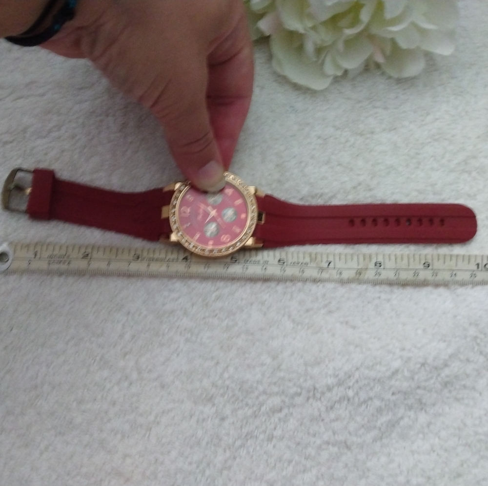 3/$10 🌟 Red, Ladies Fashion Watch - Picture 7 of 10